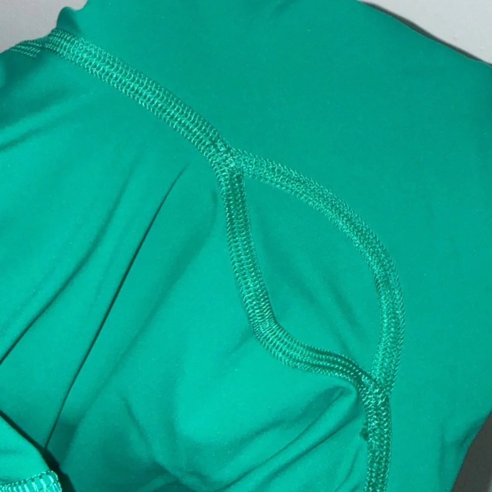 Lululemon Fast and Free 25” High-Rise leggings in Kelly Green size 2